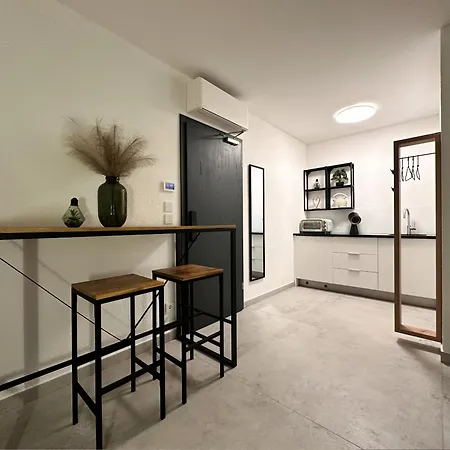 Apartment Chic For A Relaxing In